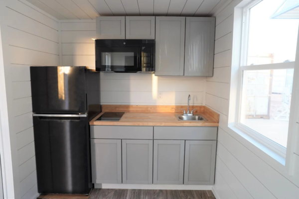 20ft Modern Cabin - Image 4