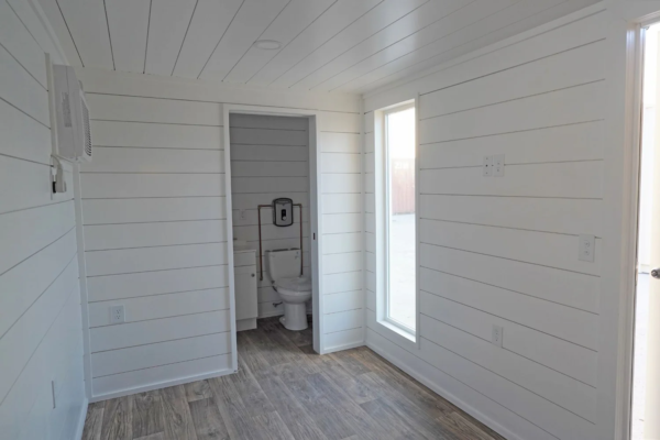20ft Modern Cabin - Image 5