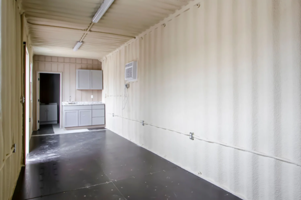40ft Hunting Cabin with Kitchenette and Bath - Image 7