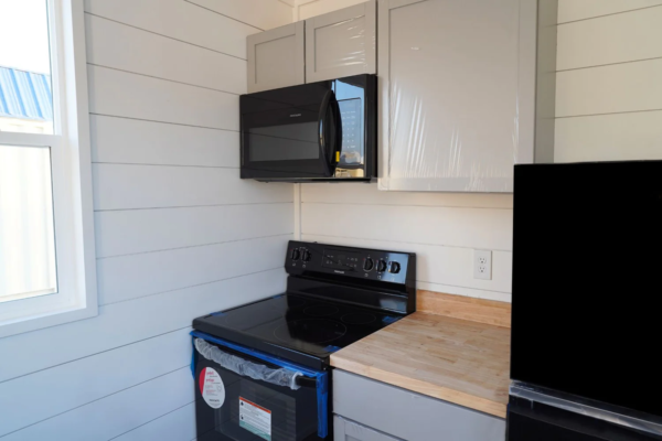 40ft Modern Cabin - Image 3