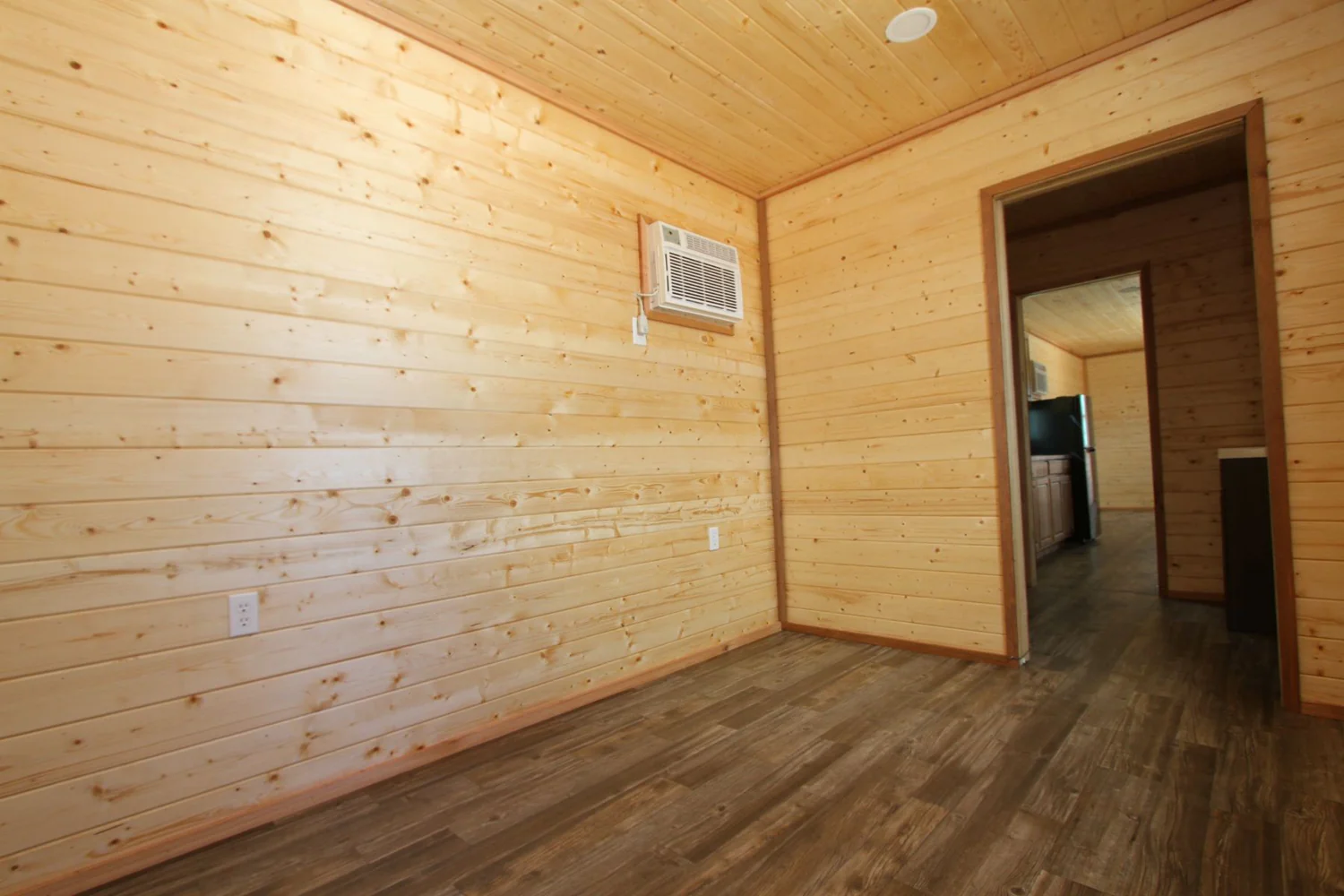 53ft Retreat Cabin - Image 4